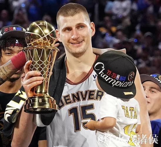 约基奇第11次90%+真实命中率砍下30+,超越杜兰特升至第三 约基奇第11次90%+真实命中率砍下30+,超越杜兰特升至第三